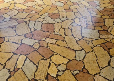 Il pavimento alla palladiana e una pavimentazione artistica in marmo o pietra .Offre un impatto visivo elegante e ideale sia per interni sia per esterni .